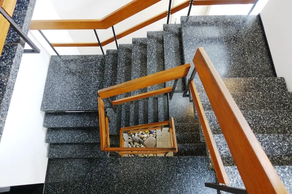 Charmantes Büro im historischen Altbau an der Aathalstrasse 80 in Uster – Foto 9 von 12