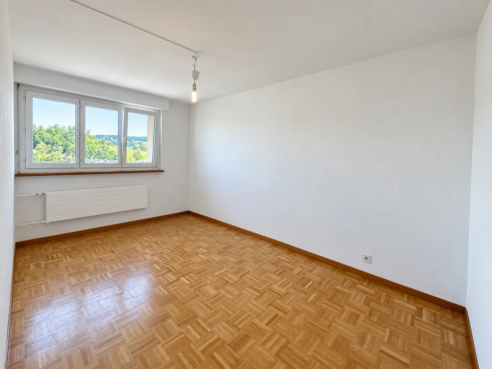 Spacieux appartement de 4,5 pièces avec belle vue dégagée ! – photo 5 sur 7