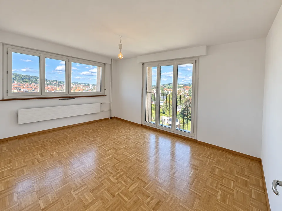 Spacieux appartement de 4,5 pièces avec belle vue dégagée ! – photo 4 sur 7