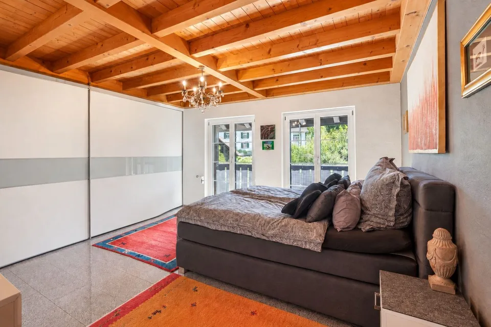 5.5-Zimmer-Haus mit geschütztem Gartenparadies in Stadel – Foto 4 von 6