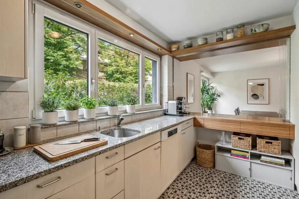 5 Zimmer Wohnung in Oberengstringen – Foto 2 von 11