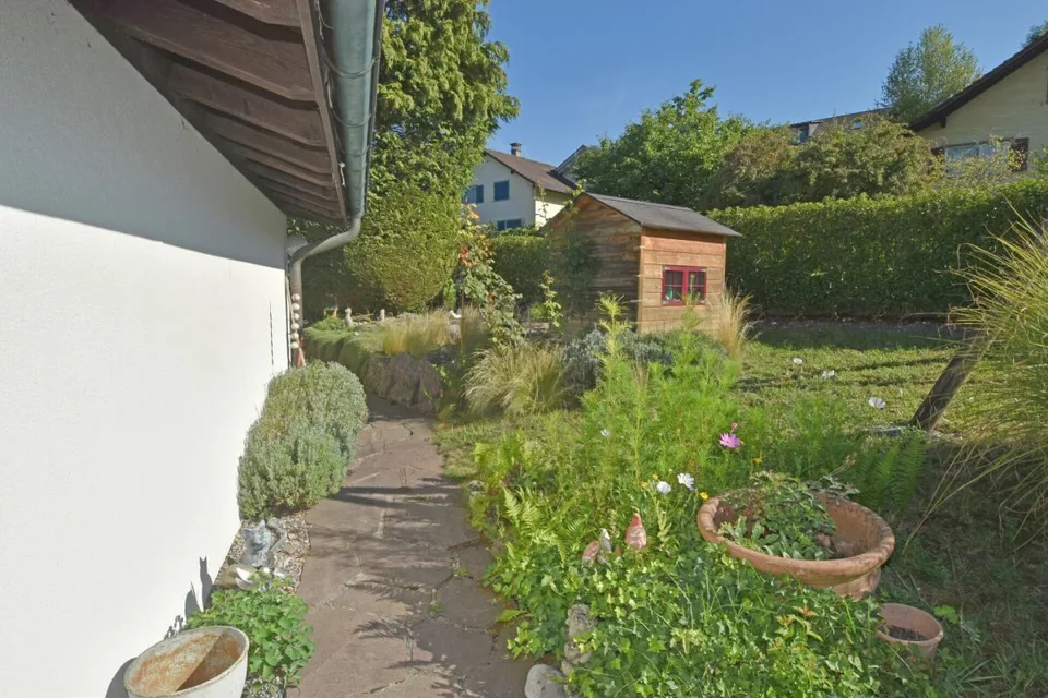 Maison unifamiliale indépendante avec jardin idyllique – photo 9 sur 17