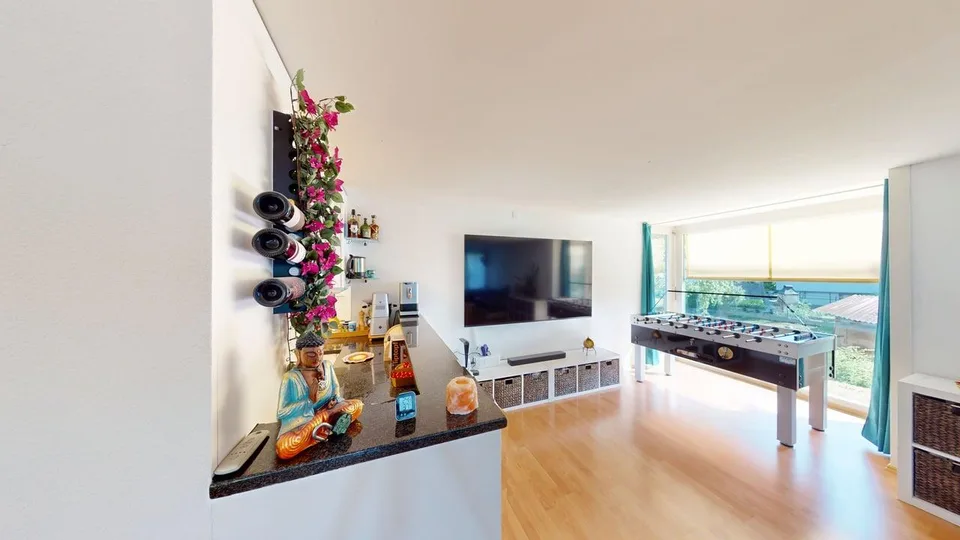 Geräumige, 5.5-Zimmer Gartenwohnung inkl. Einstellhallenplatz und Bastelraum – Foto 3 von 13