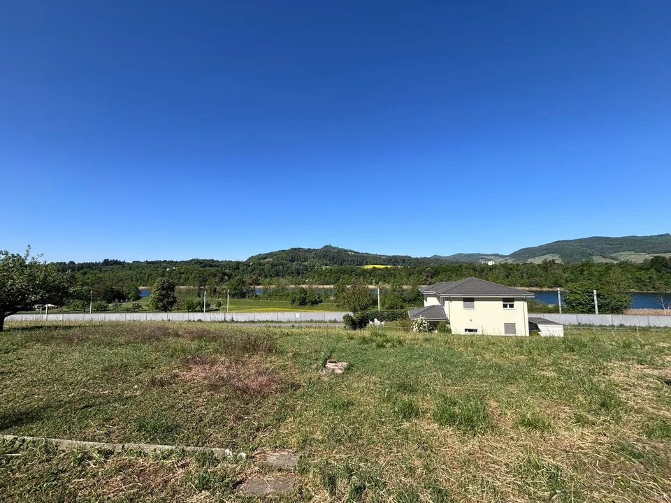 Immeuble d'appointements avec 3 unités résidentielles et espace commercial - fraîchement rénové – photo 8 sur 12
