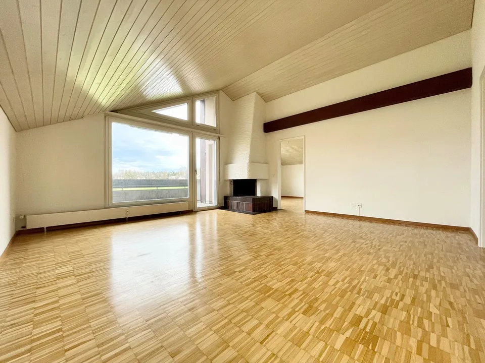 Moderne Dachwohnung an zentraler & ruhiger Lage