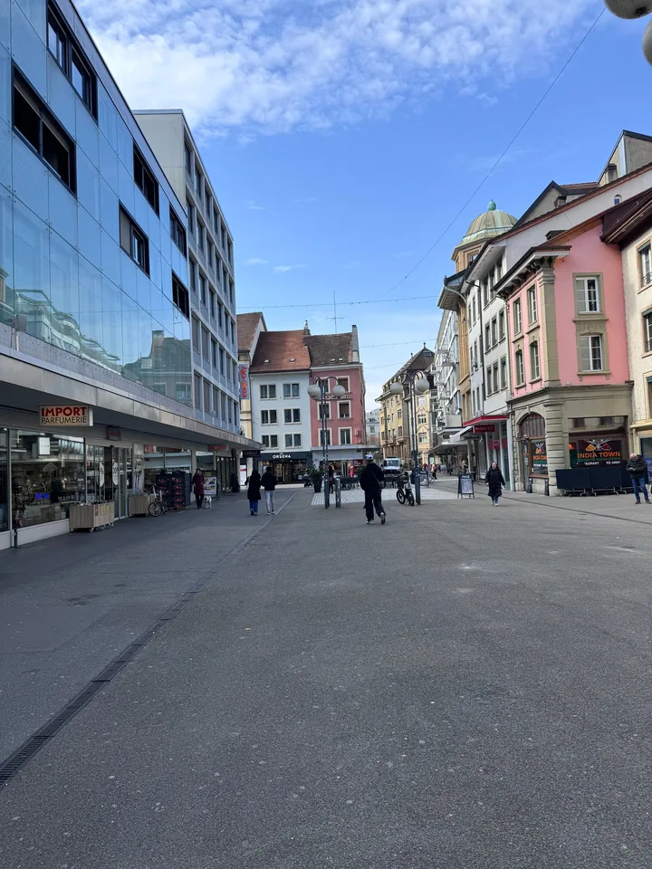 Incantevole caffetteria in Marktgasse 16/18 a Biel – foto 9 di 9