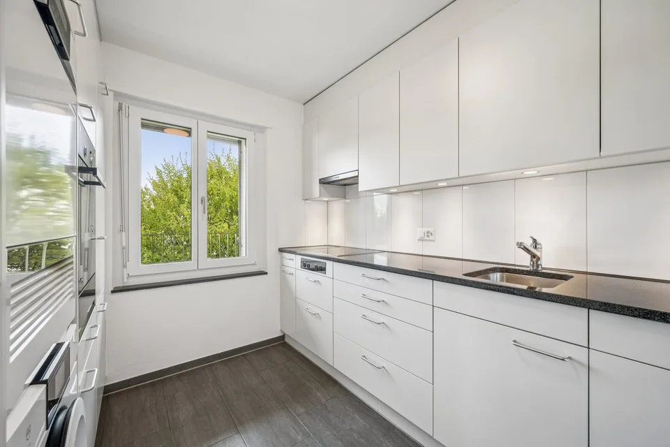 Appartement 2.5 pièces avec terrasse sur le toit de 94 m² et vue sur la verdure