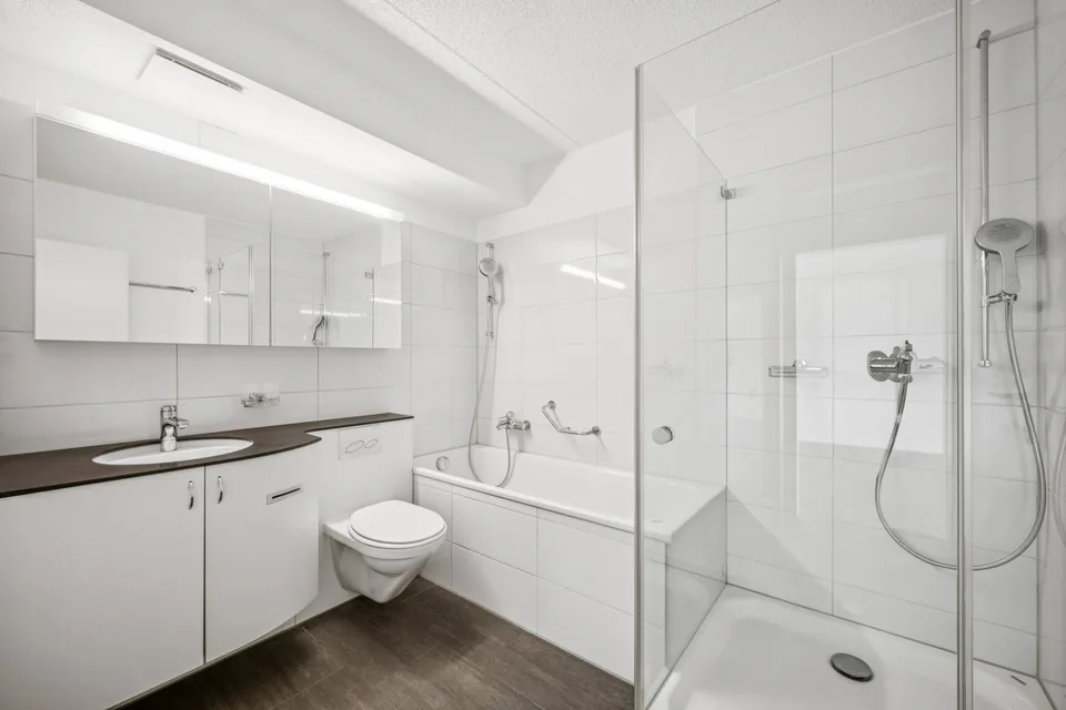 Appartement 2.5 pièces avec terrasse sur le toit de 94 m² et vue sur la verdure
