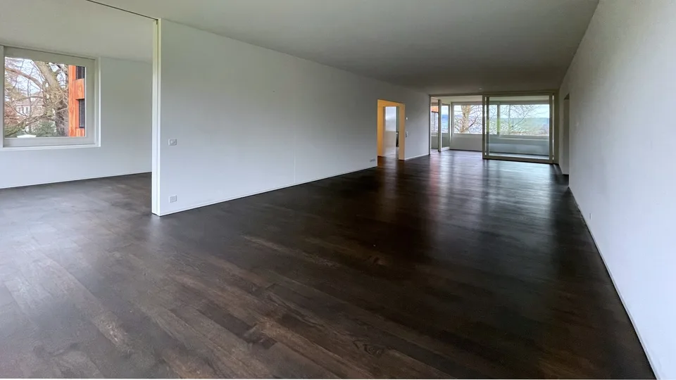 Exklusive 4,5-Zimmer-Wohnung inmitten einer Parklandschaft