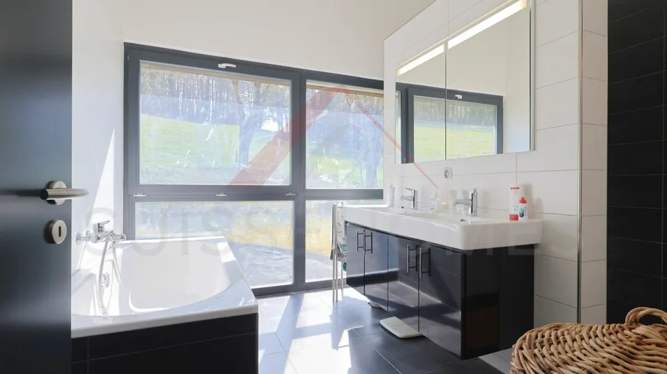 Vista mozzafiato - villa HPE di 5,5 locali su 1'119 m² – foto 12 di 23