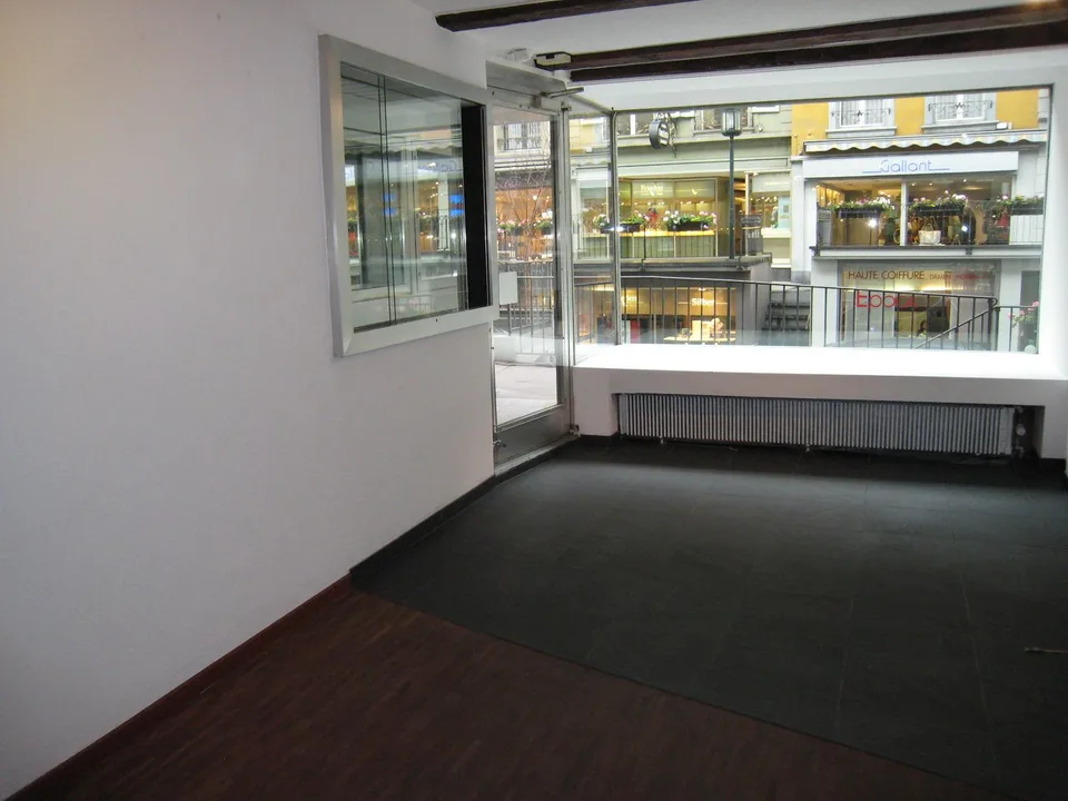 Ladenlokal in der Altstadt von Thun – Foto 3 von 9