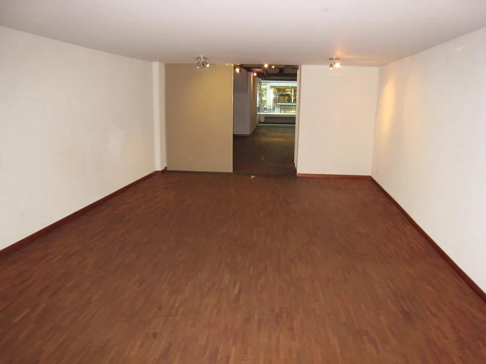 Ladenlokal in der Altstadt von Thun – Foto 4 von 9