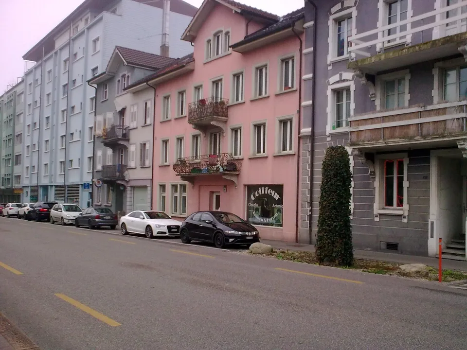 Preisgünstige charmante Dachwohnung Nähe Bahnhof – Foto 8 von 8
