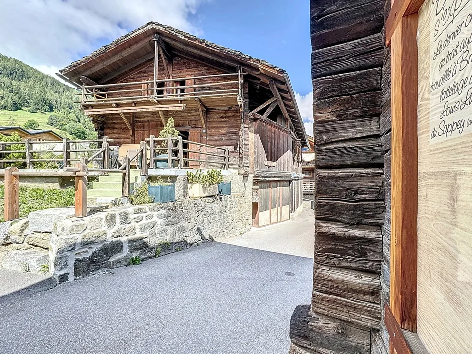 Chalet individuale con 3 camere a Bruson con garage e carnotzet – foto 2 di 19