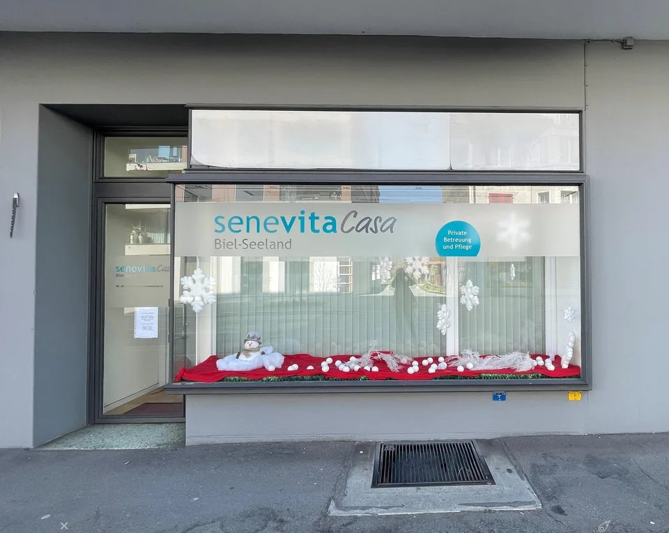 Laden mit grossem Schaufenster, 2 Räumen, WC und Parkplatz – Foto 4 von 12