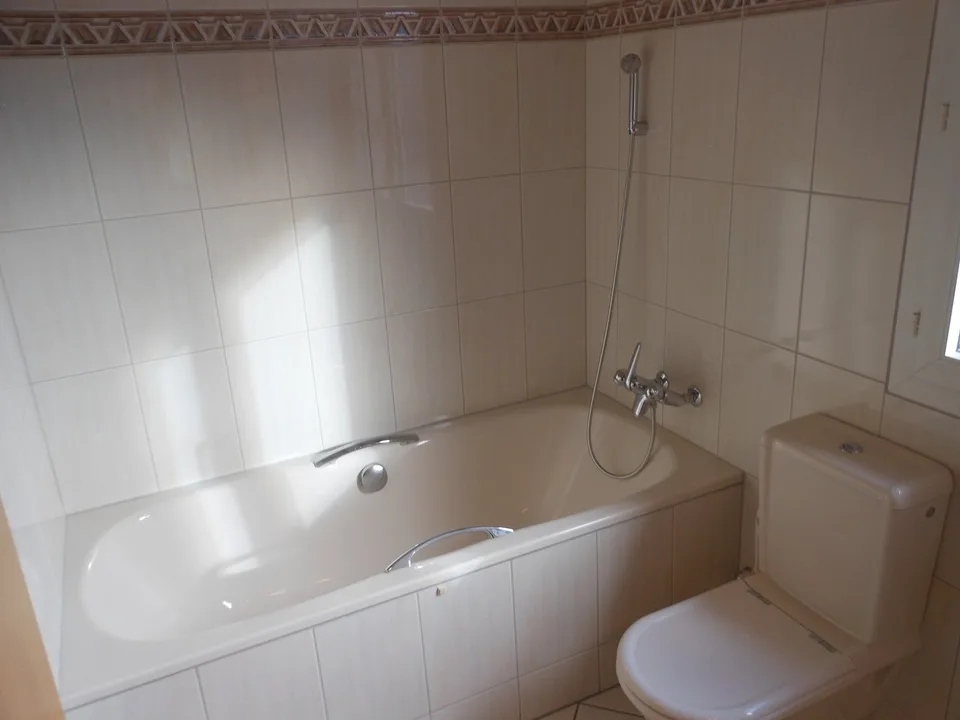 Bright 4.5-room apartment on 2 floors with charm