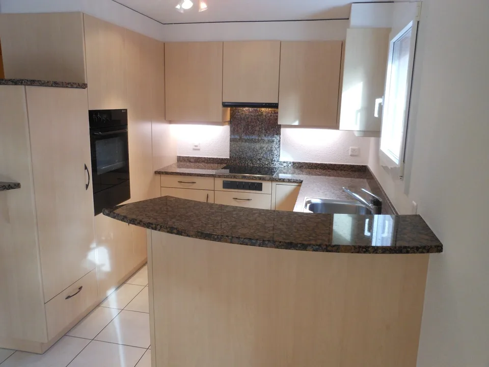 Bright 4.5-room apartment on 2 floors with charm