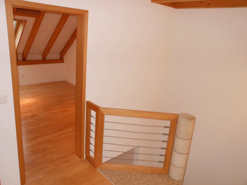 Bright 4.5-room apartment on 2 floors with charm