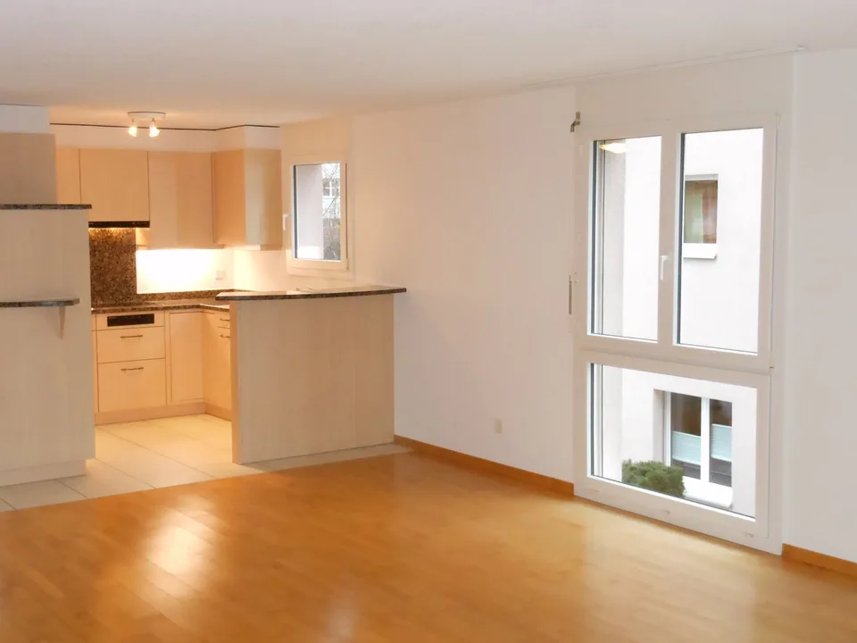Bright 4.5-room apartment on 2 floors with charm