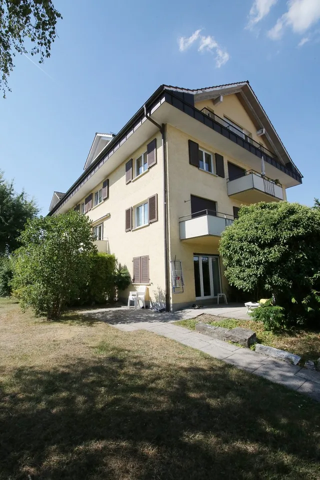 Gepflegte und helle 2-Zimmer-Wohnung (52 m2) mit Balkon
