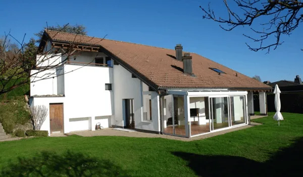 Spacious 6.5-room single-family house in Oberwil-Lieli with panoramic mountain views