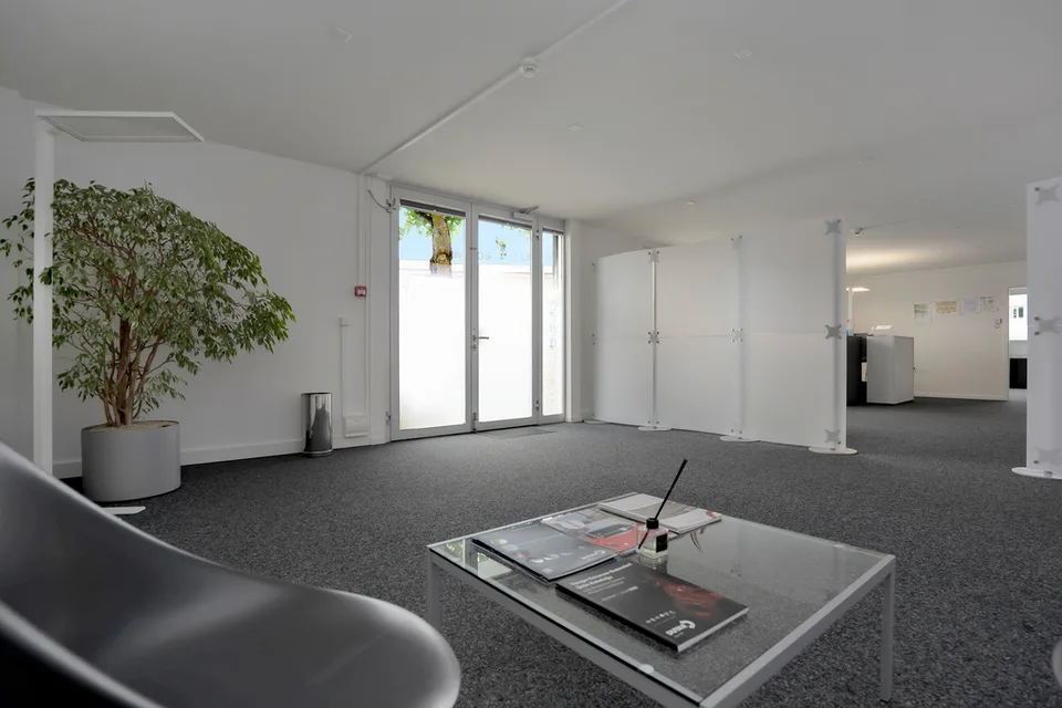 Moderne Büroräumlichkeiten im Erdgeschoss – Foto 3 von 12