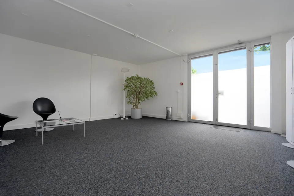 Moderne Büroräumlichkeiten im Erdgeschoss – Foto 6 von 12