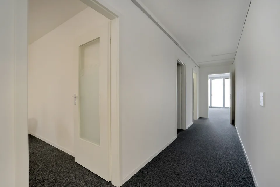 Moderne Büroräumlichkeiten im Erdgeschoss – Foto 10 von 12