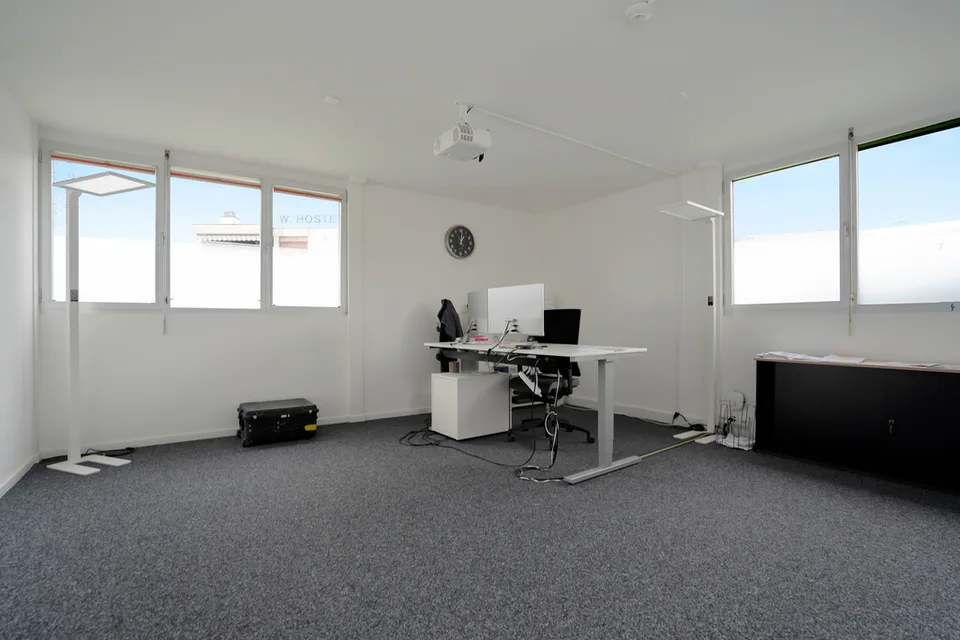 Moderne Büroräumlichkeiten im Erdgeschoss – Foto 7 von 12