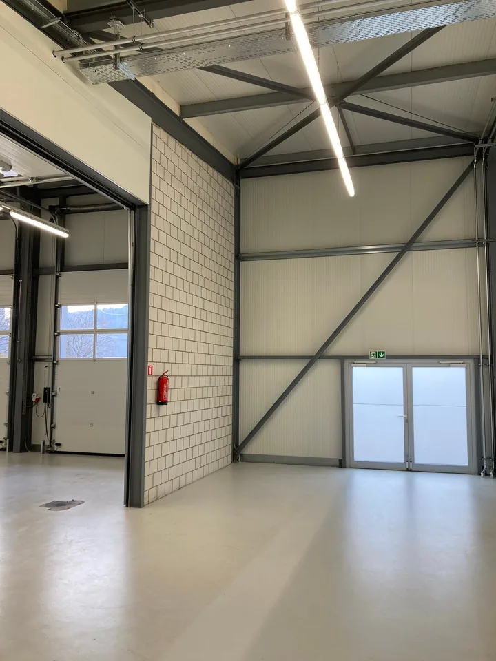 Hall commerciale pour professionnels – photo 4 sur 8