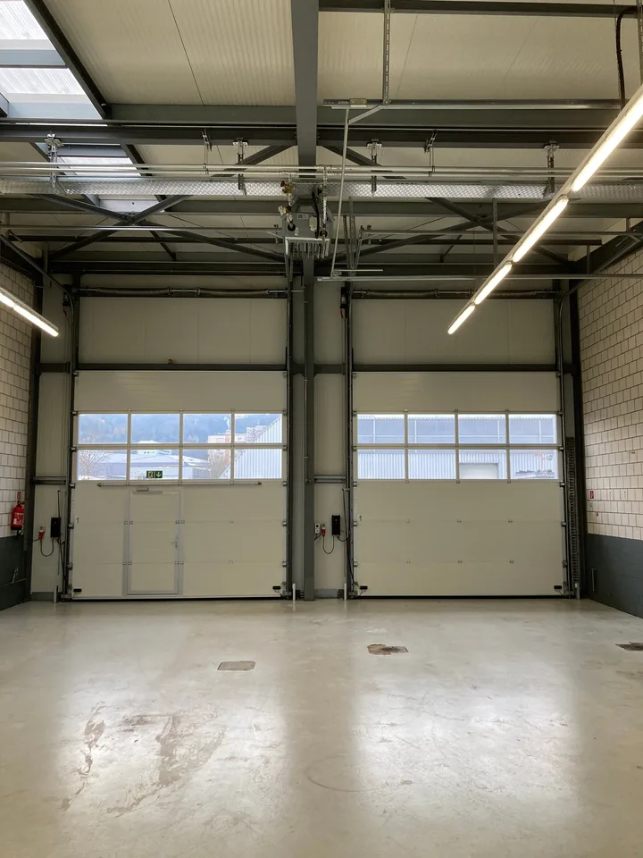 Hall commerciale pour professionnels – photo 3 sur 8