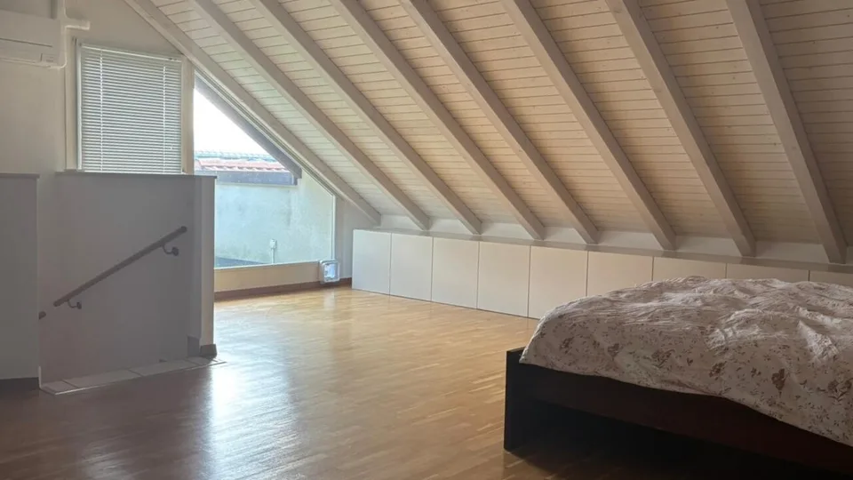 Einzigartig, schön und großes 6.5-Zimmer-Dreispänner-Attikawohnung in Plan-les-Ouates
