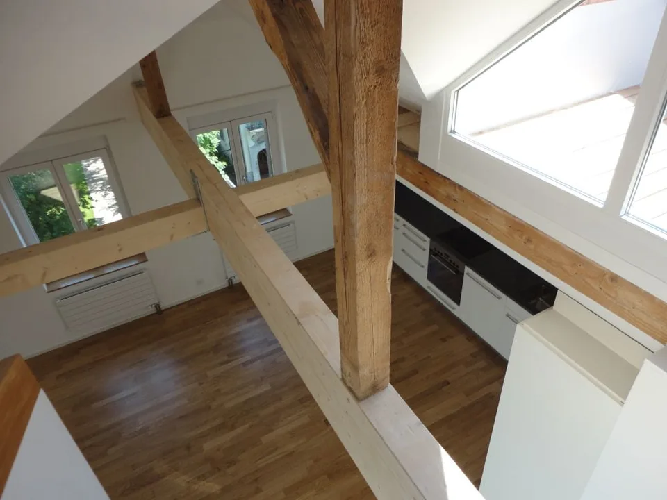 Moderne 3.5 Zimmer-Dachwohnung mit Galerie und Balkon – Foto 13 von 25