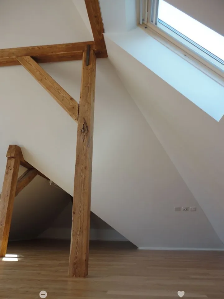Moderne 3.5 Zimmer-Dachwohnung mit Galerie und Balkon – Foto 7 von 25