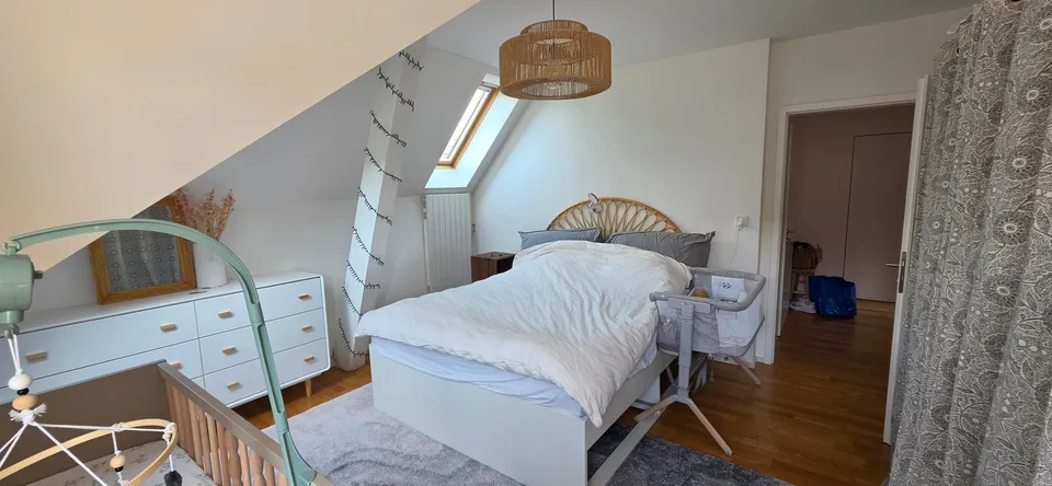 Moderne 3.5 Zimmer-Dachwohnung mit Galerie und Balkon – Foto 23 von 25