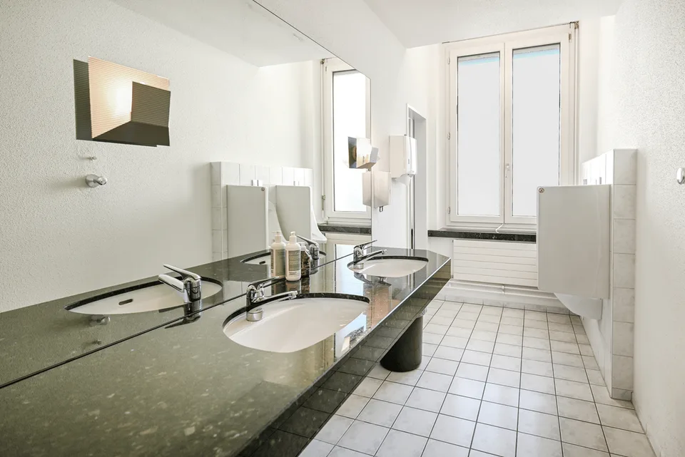ATTRAKTIVES OFFICE AN BESTLAGE – Foto 9 von 12