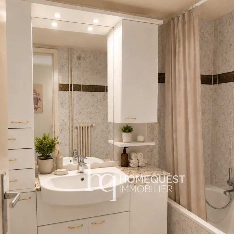 Helles Apartment von 72 m² mit Südbalkon, Garage-Box und Potenzial zur Umgestaltung in 3 Zimmer, in einer gesuchten Wohngegend in Pully. – Foto 4 von 7