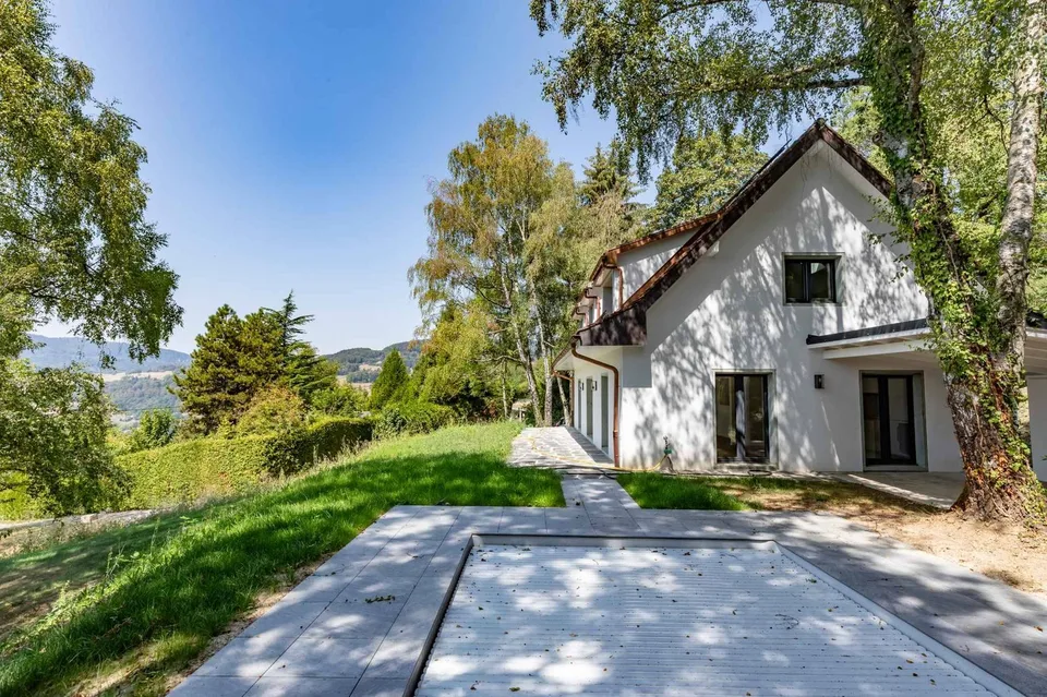 Villa contemporanea completamente ristrutturata con piscina – foto 2 di 6