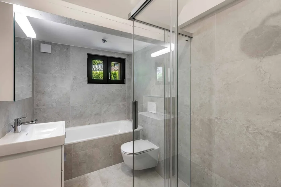 Villa contemporanea completamente ristrutturata con piscina – foto 5 di 6