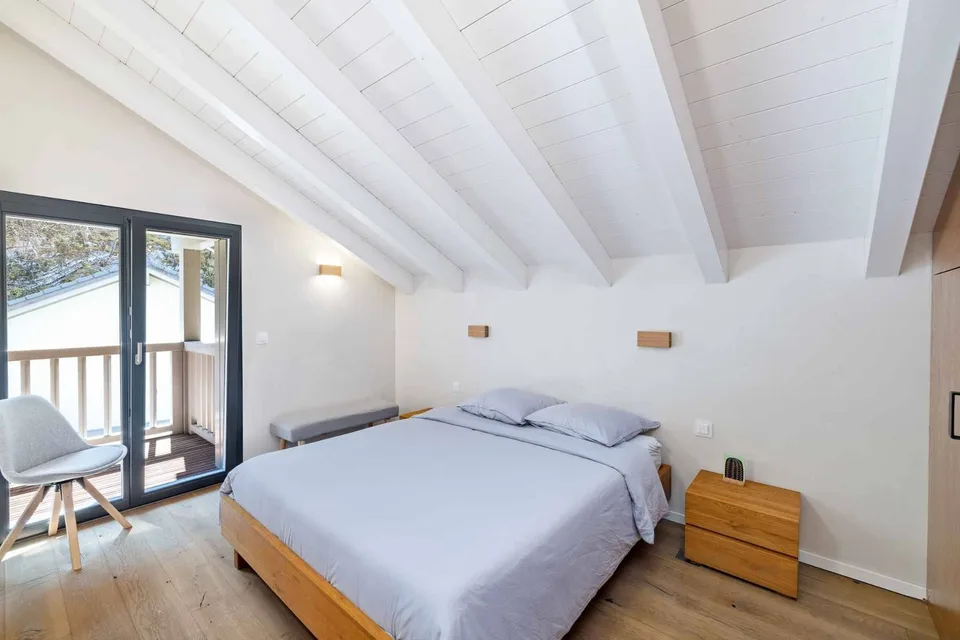 Esclusiva Cardis - Villa contemporanea a picco sull'acqua con garage per barche – foto 6 di 11