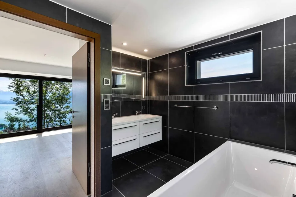 Moderne Villa in ruhiger Lage mit atemberaubendem Blick – Foto 5 von 10
