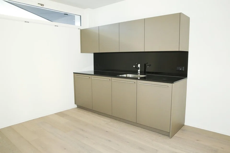 252 m2 moderne, offene Gewerbe-/Bürofläche – Foto 10 von 10