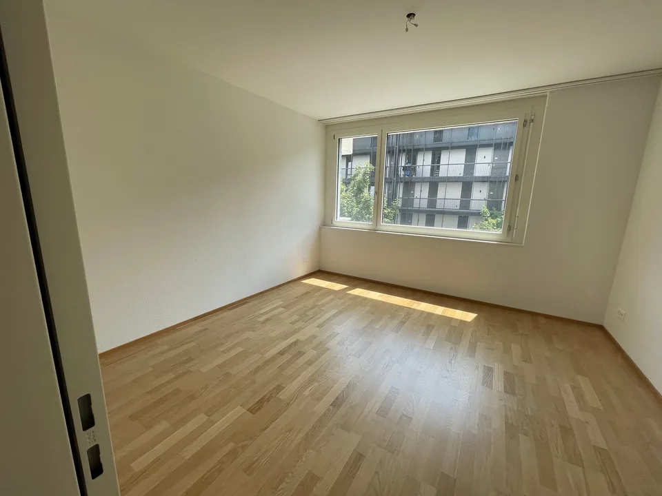 Nähe WestSide: Top moderne Wohnung mit 2 grossen Balkonen – Foto 6 von 7
