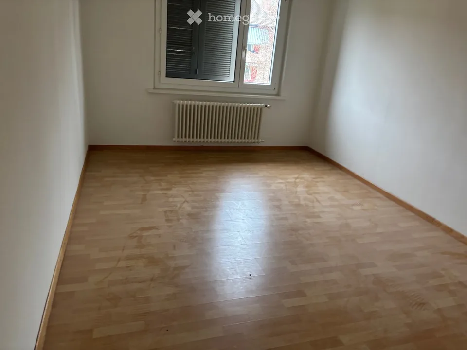 Sehr schöne Großzügiger Wohnung zu vermieten – Foto 3 von 5