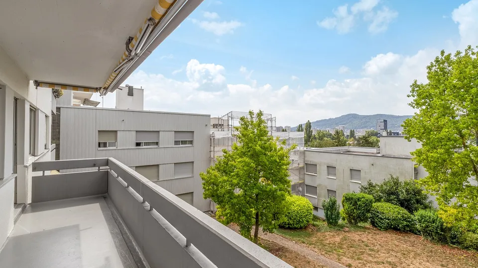 Helle 5.5-Zimmer-Wohnung mit Südwest-Balkon und Blick ins Grüne – Foto 12 von 12