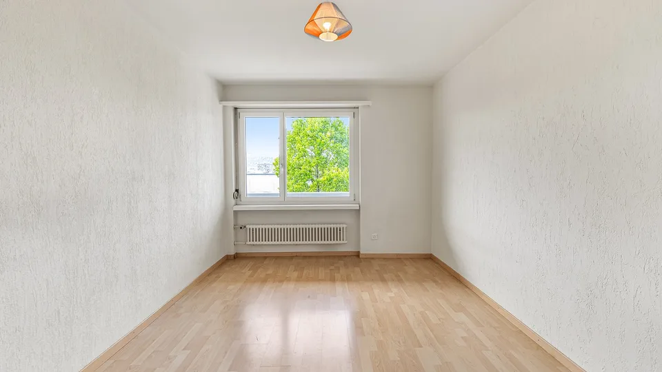 Helle 5.5-Zimmer-Wohnung mit Südwest-Balkon und Blick ins Grüne – Foto 9 von 12