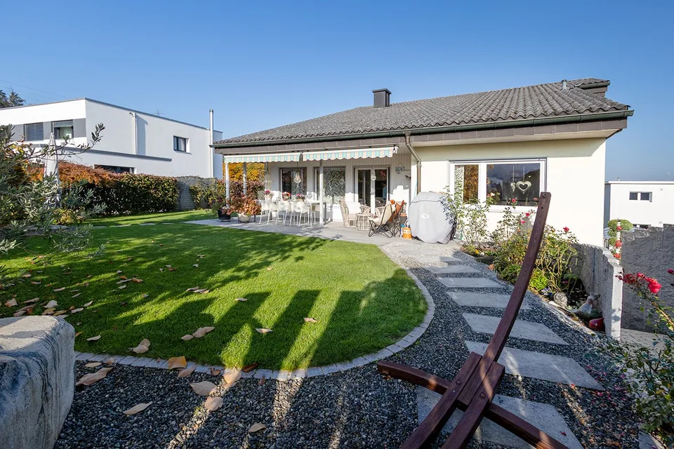 Casa unifamiliare attraente con sala hobby e giardino ben curato – foto 4 di 12