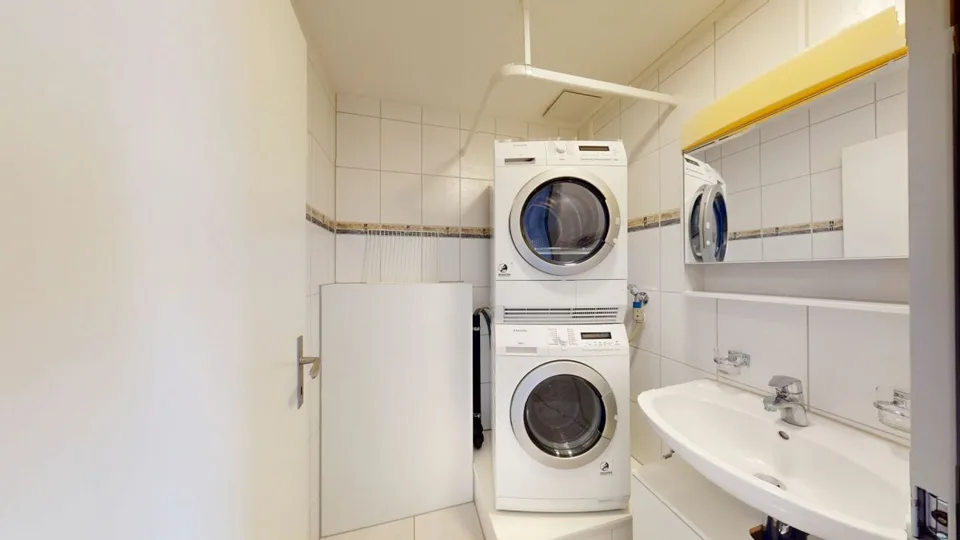 Spacieux et bien entretenu appartement en duplex de 3.5 pièces avec balcon – photo 9 sur 10