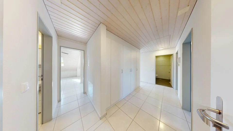 Spacieux et bien entretenu appartement en duplex de 3.5 pièces avec balcon – photo 8 sur 10