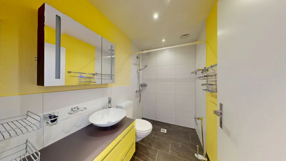 Spacieux et bien entretenu appartement en duplex de 3.5 pièces avec balcon – photo 5 sur 10